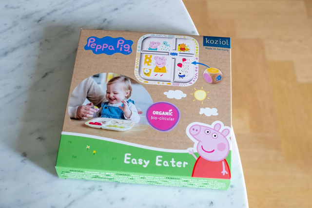 Oktató tányér + dobókocka, EASY EATER PEPPÁS MALAC G, KOZIOL